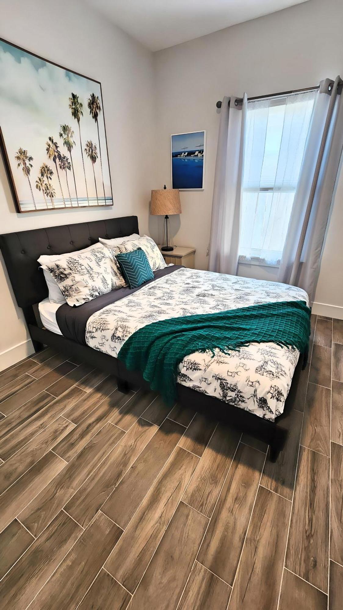Holiday home Pcb Paradise, Steps To Sand, Sleeps 8