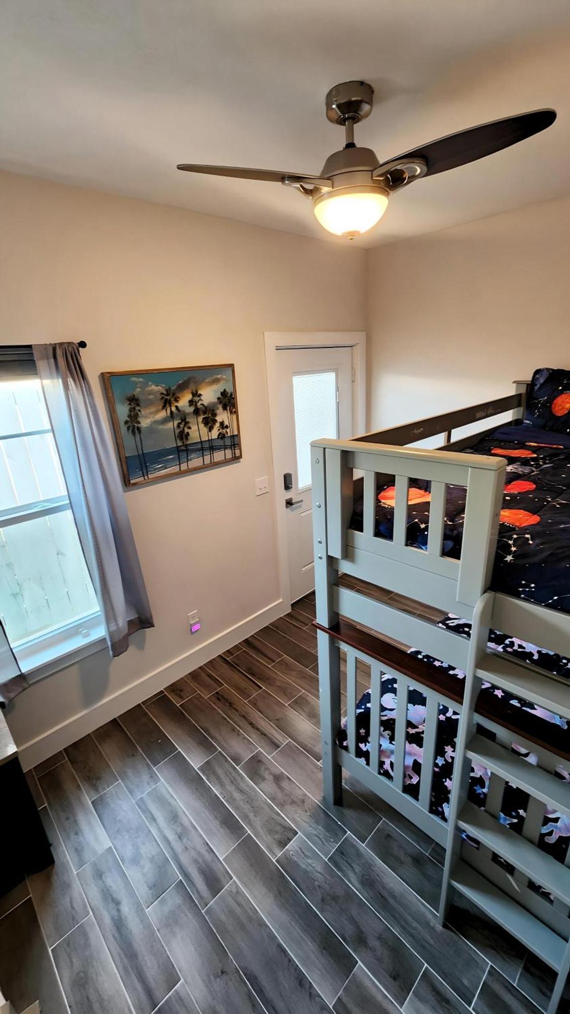 Pcb Paradise, Steps To Sand, Sleeps 8 Panama City Beach
